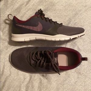 NWOT Womens Nike Shoes